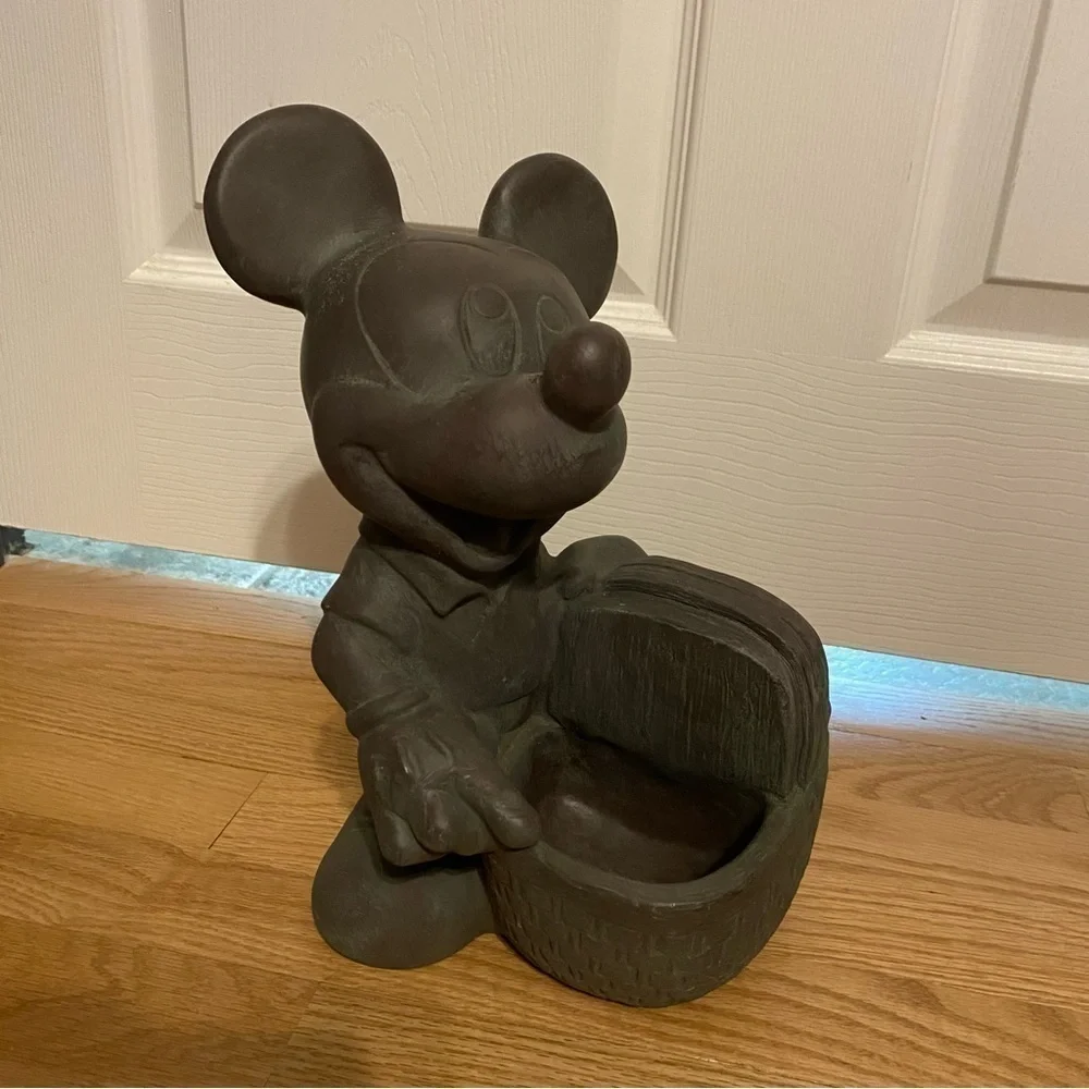 Vintage Disney Mickey Mouse Outdoor Garden Planter Statue Picnic Basket Garden